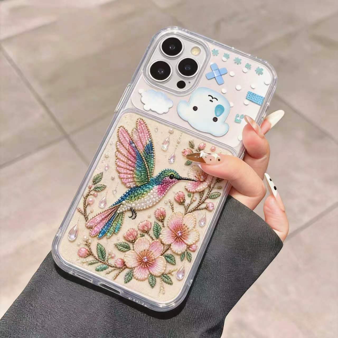 🔥Shimmering Hummingbird Pearl-Embellished Clear Phone Case – Where Handcrafted Art Meets Everyday Elegance