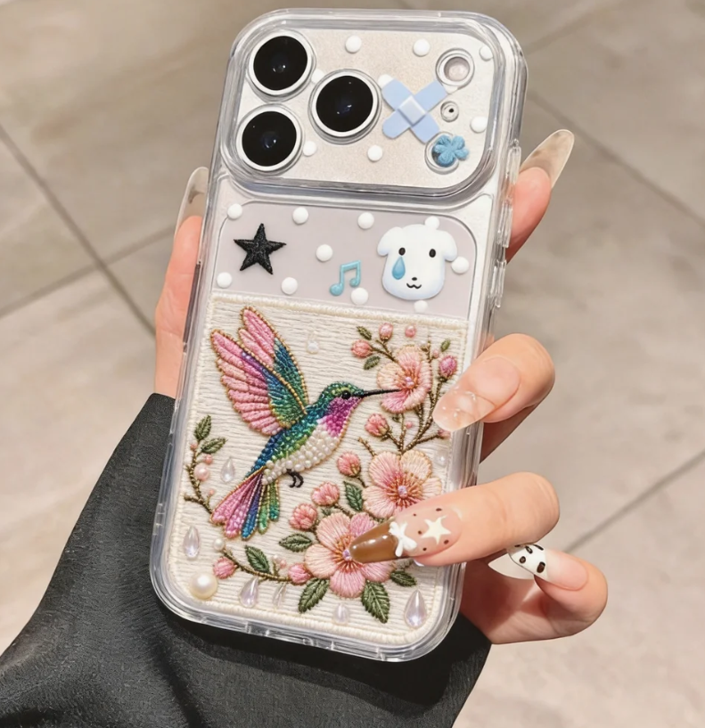 🔥Shimmering Hummingbird Pearl-Embellished Clear Phone Case – Where Handcrafted Art Meets Everyday Elegance