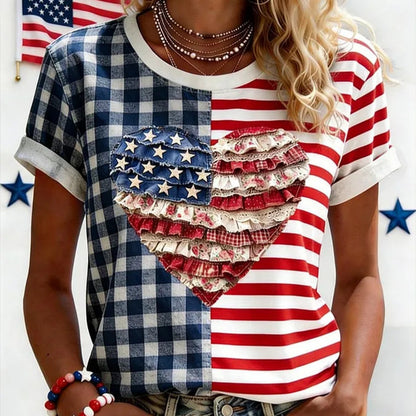 The simple yet fashionable short-sleeved T-shirt follows the current trend. It is loose and comfortable, versatile and never fails to be perfect.