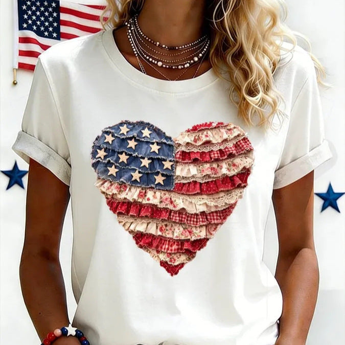 The simple yet fashionable short-sleeved T-shirt follows the current trend. It is loose and comfortable, versatile and never fails to be perfect.