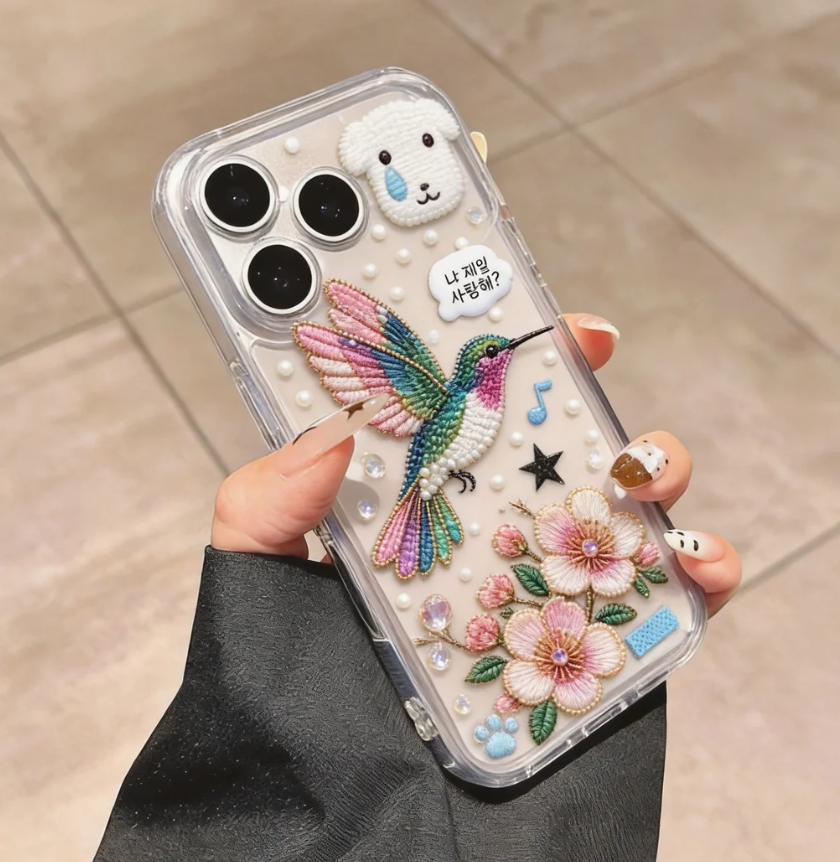 🔥Shimmering Hummingbird Pearl-Embellished Clear Phone Case – Where Handcrafted Art Meets Everyday Elegance