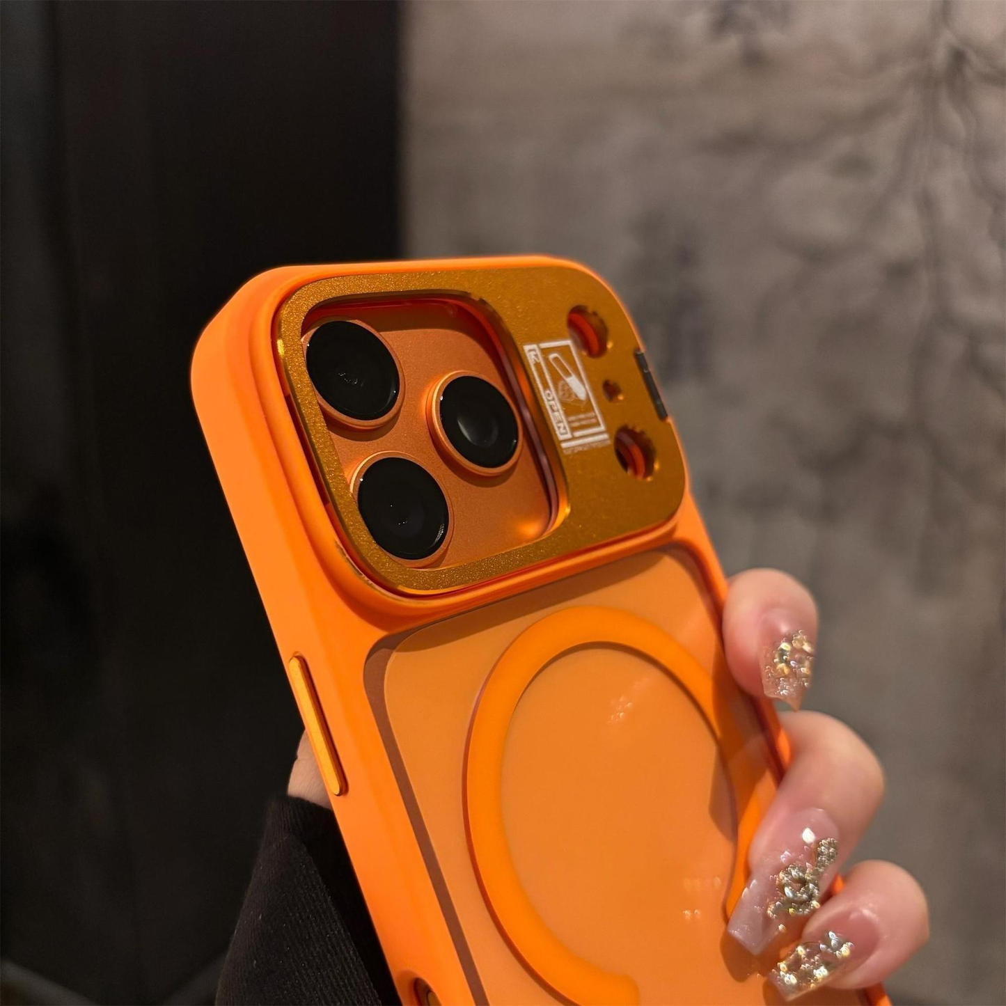 🔥Shimmering Hummingbird Pearl-Embellished Clear Phone Case – Where Handcrafted Art Meets Everyday Elegance